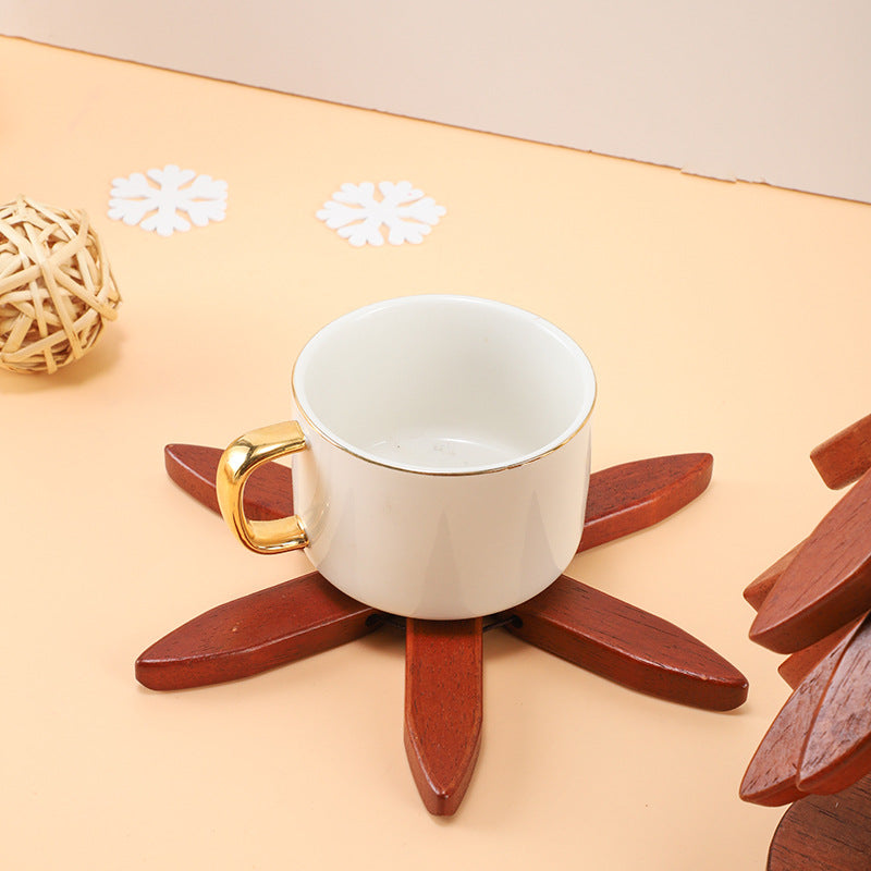 Wooden Christmas Tree Coaster Set – Solid Walnut & Beech, Heat-Resistant, 3-Piece with Base